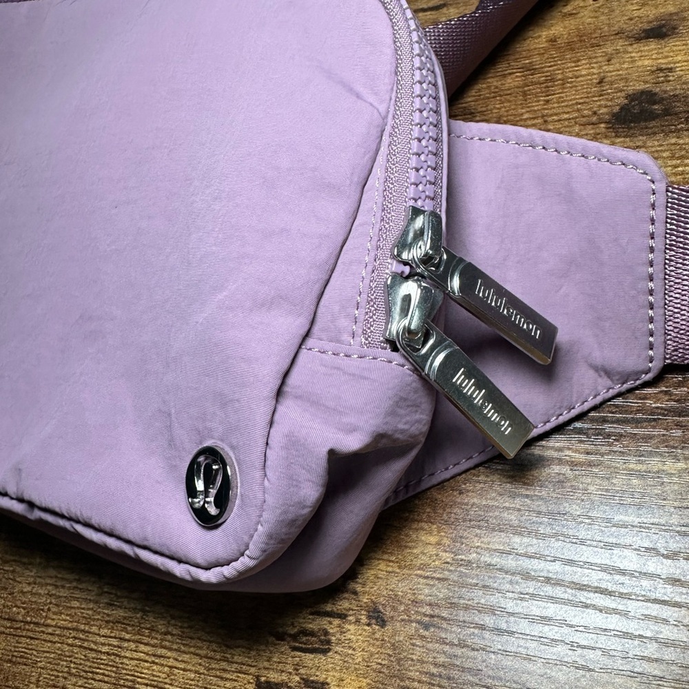 Lululemon Everywhere Belt Bag - Picture 7 of 11